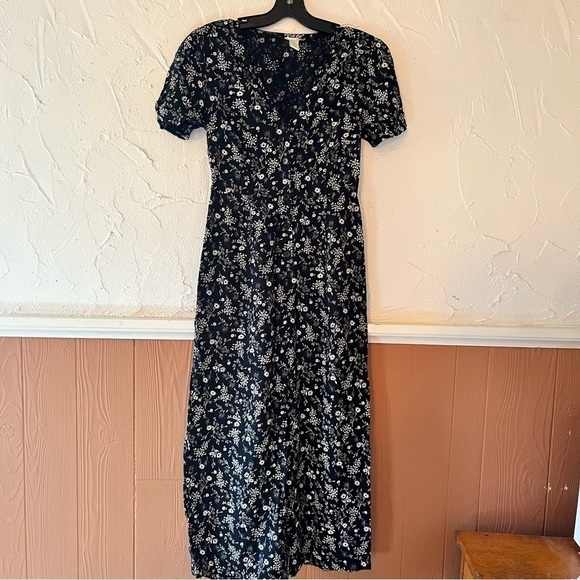 Japna Pants - Japna V-neck Black and White Floral Romper Size Small